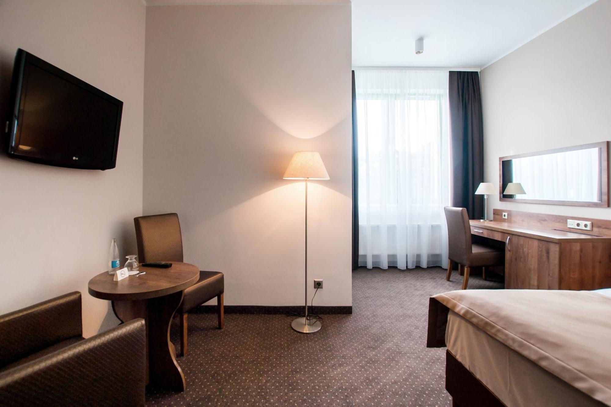 Hotel Gem Wroclaw Oda fotoğraf